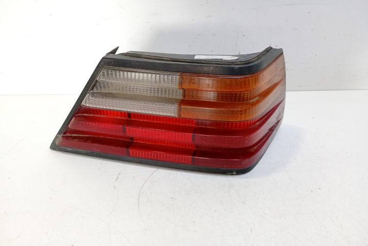 Stop  dreapta cu mic defect Mercedes-Benz W124 prima generatie