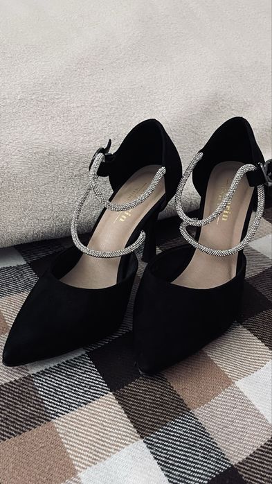 Туфли на каблуках