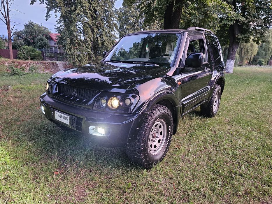 MITSUBISHI Pajero 2002