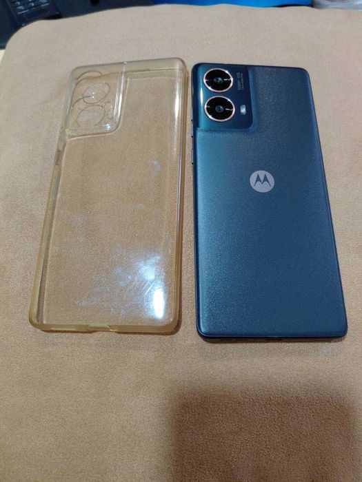 Телефон Моторола  g85