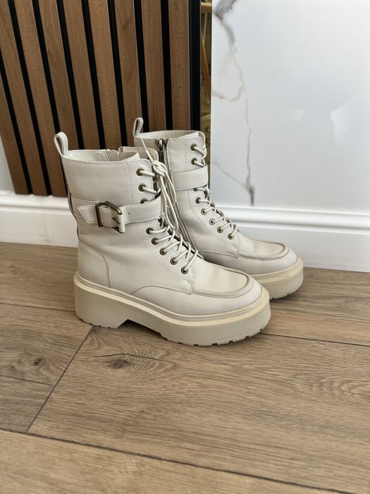 СРОЧНО ПРОДАЮ Зимние кожанные сапоги Эконика