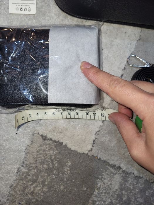 Geantă mică din piele ecologică, neagră – nouă