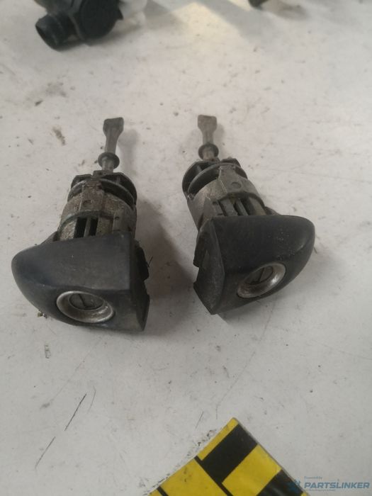 Butuc Usa Stanga Fata Hyundai I30 (Fd) [ 2007 - 2012 ]