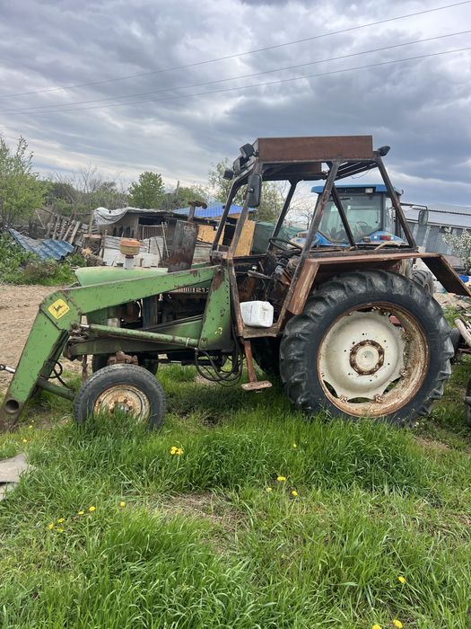 John deere 2130 cu incarcator frontal