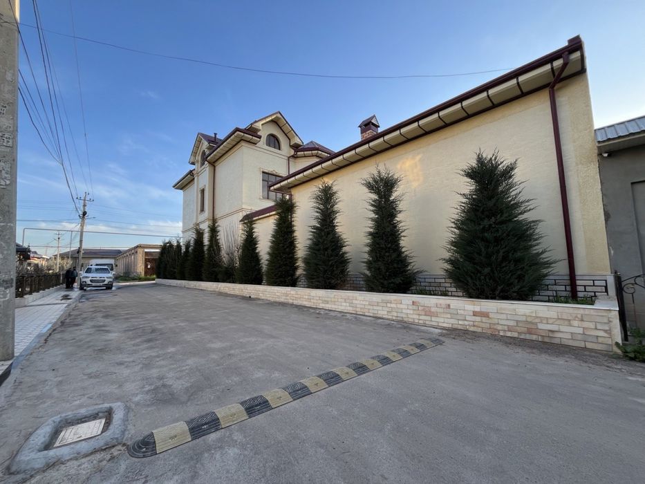 Katta xasanboy Hovli sotiladi