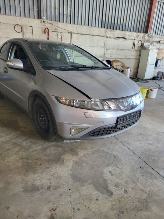 Хонда сивик 2.2 дизел НА ЧАСТИ