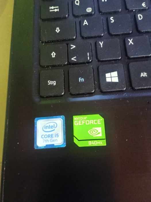 Vând leptop Asus