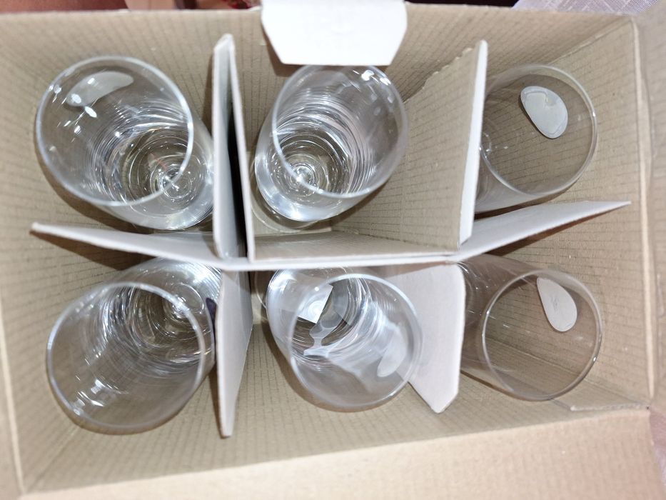 Продавам чаши за шампанско и други