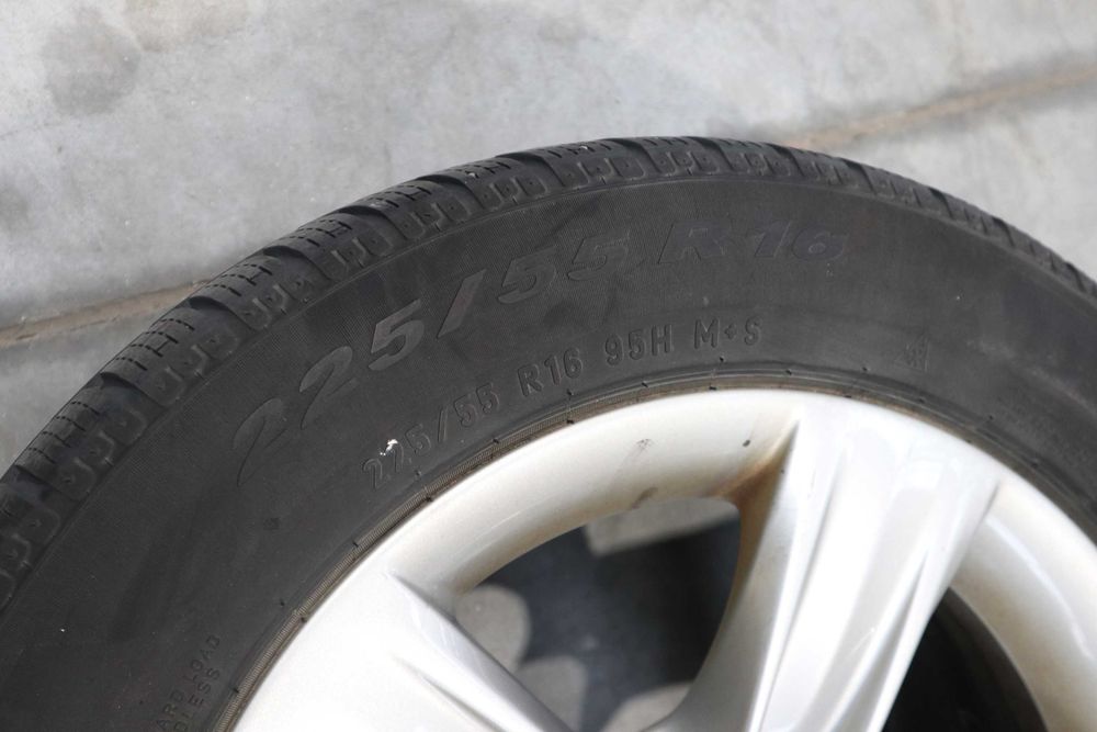 Джанти с гуми БМВ 16 цола style 391 F30 F31 F32 F36 с гуми Бриджстоун
