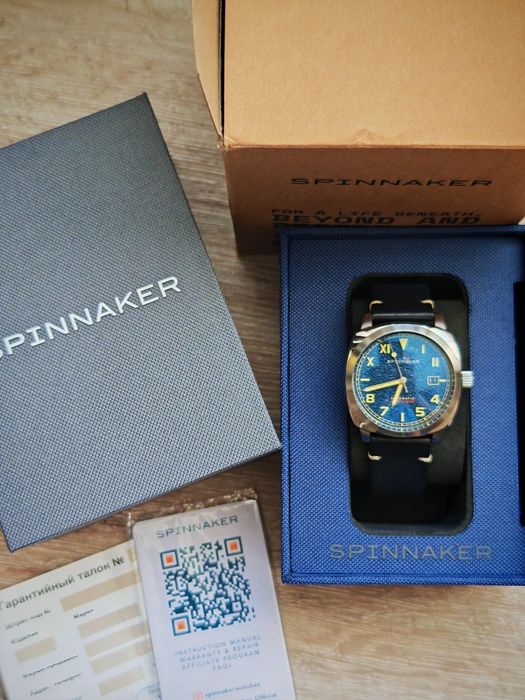 Часы Spinannaker в стиле Penerai