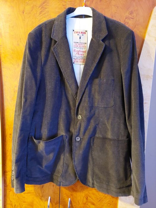 Sacou ZARA. Sacoul este NOU arata 10/10. Preț 100 ron.