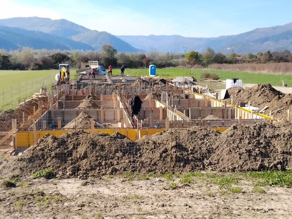 Construcții la roșu