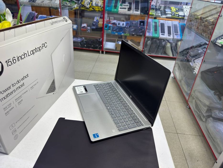 HP Core i3-13 avlod ddr4 8/256 SSD yangi holatda karopka dakument full