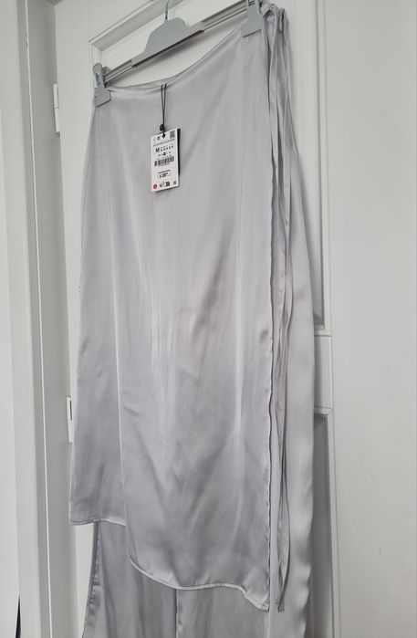 Pantaloni cu fustă Zara lenjerie noi M