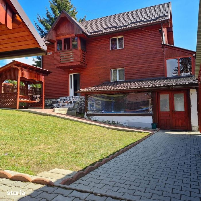 Complex de două cabane de vânzare