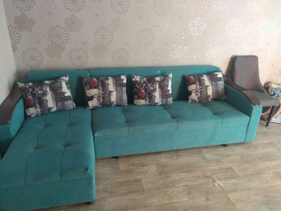 Срочно продам диван, сегодня уступлю