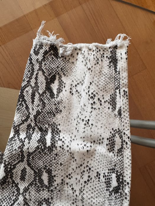 Pantaloni damă Zara