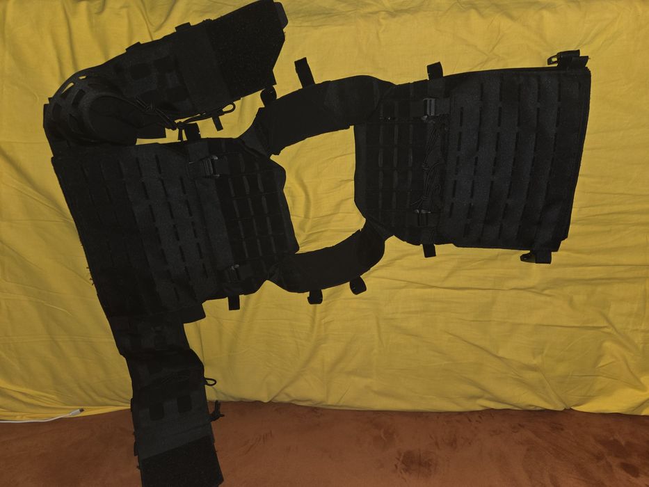 Vesta tactica GFC lasercut airsoft