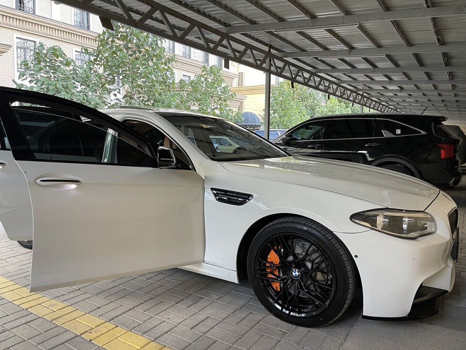 BMW F10 Рейсталинг М5 куринишда