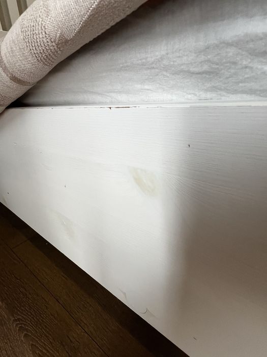 Двуспальная кровать