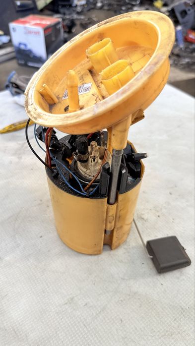 Горивна помпа БМВ Дизел нафтова помпа BMW Е87 Е90 Е91 2.0d