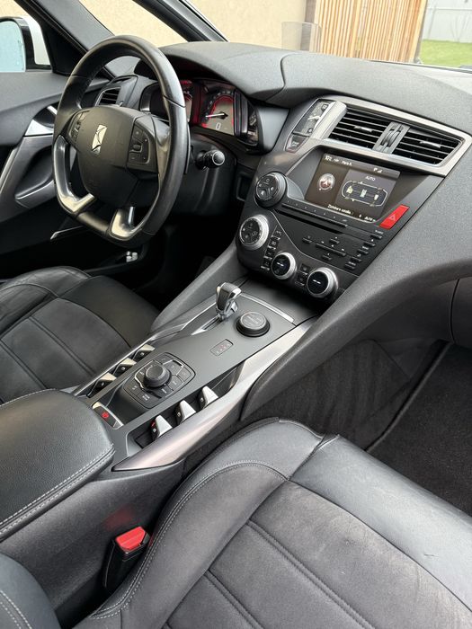 -Citroen DS 5 HYBRID-