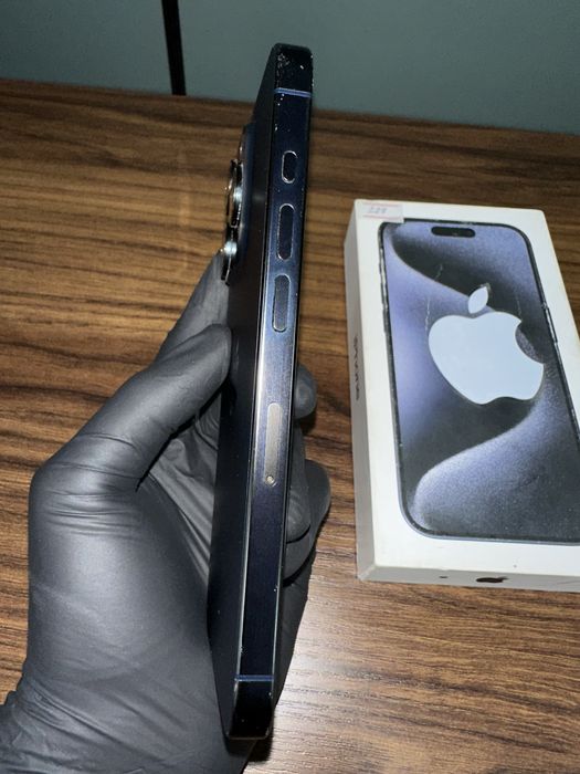 Iphone 15 pro blue titanium