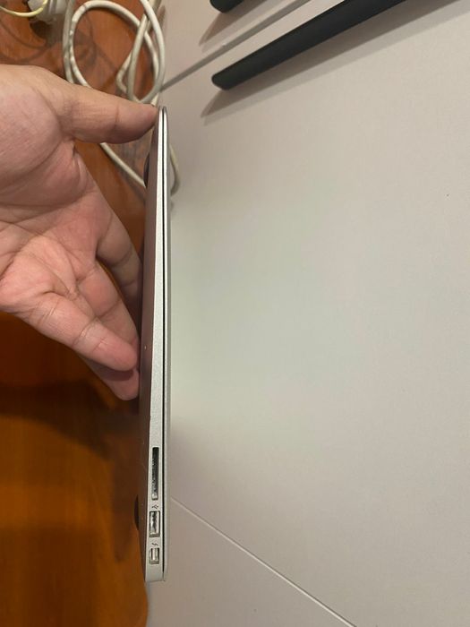 Ухоженный Macbook Air 2015