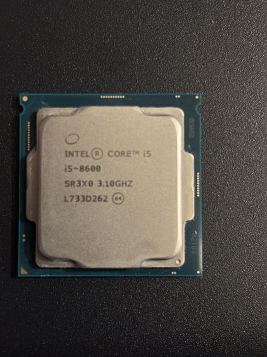 Vand I5-8600 3.1 ghz turbo 4.3,full box procesor si cooler nou