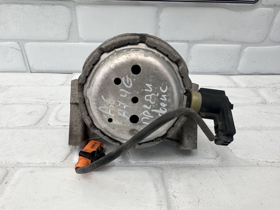 Тампон двигател ляв AUDI A6 A7 4G 3.0TFSI