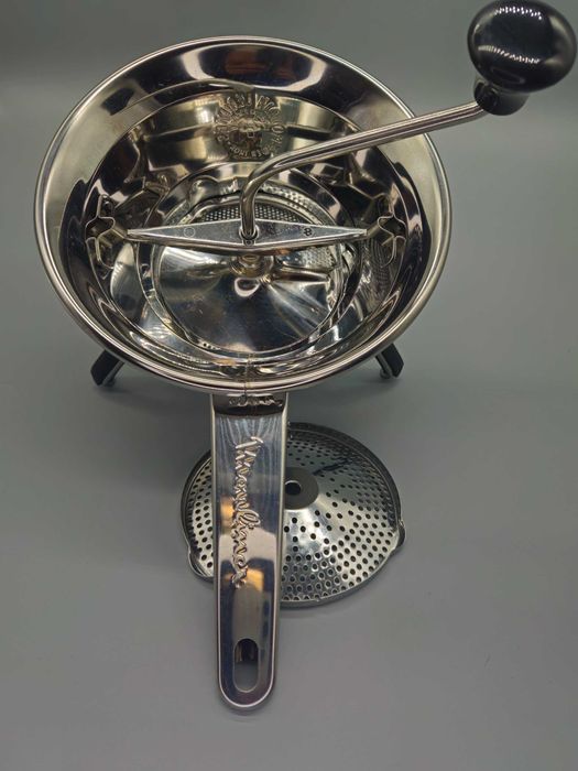 Ръчна мелачка за зеленчуци Moulinex Inox с 2 решетки!