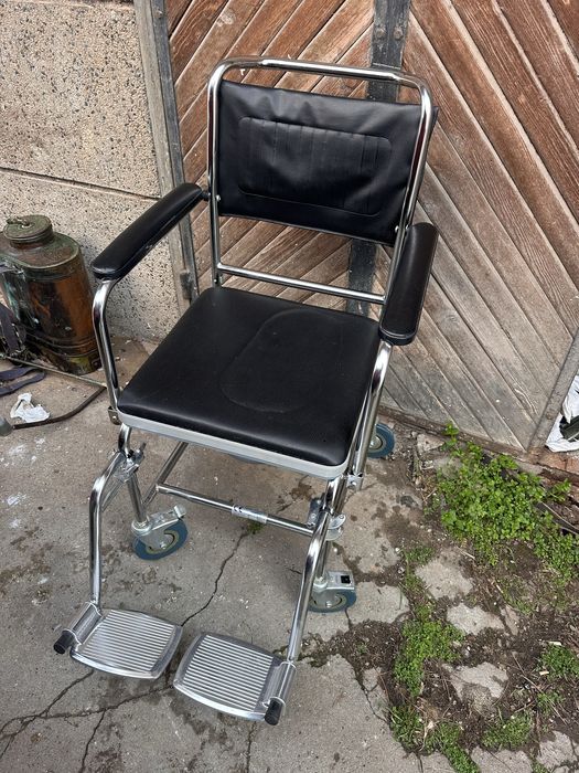 Комбиниран инвалиден стол