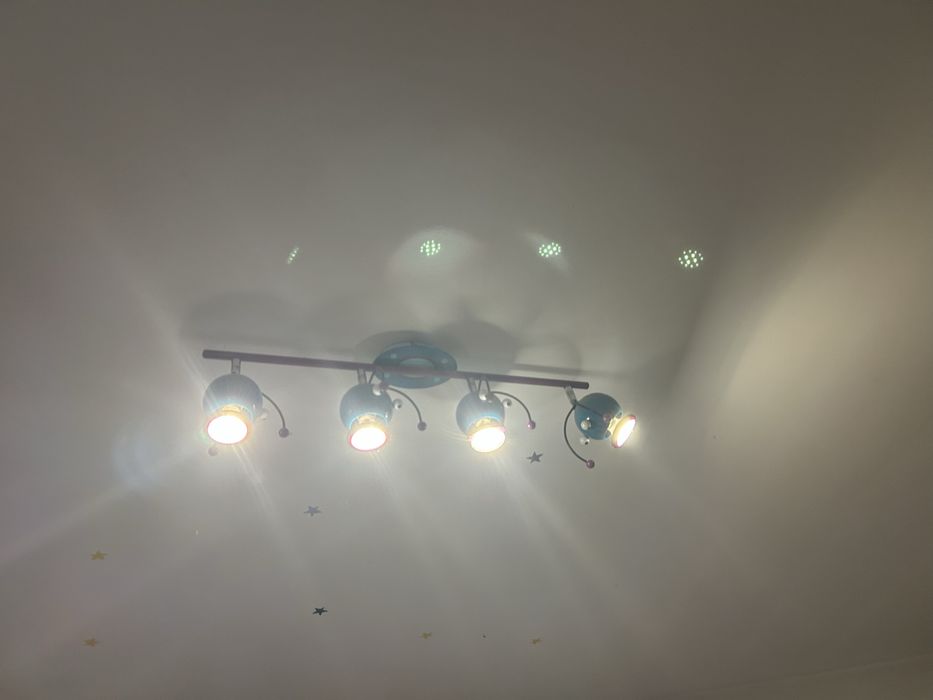 Lustra / corp de iluminat camera copii