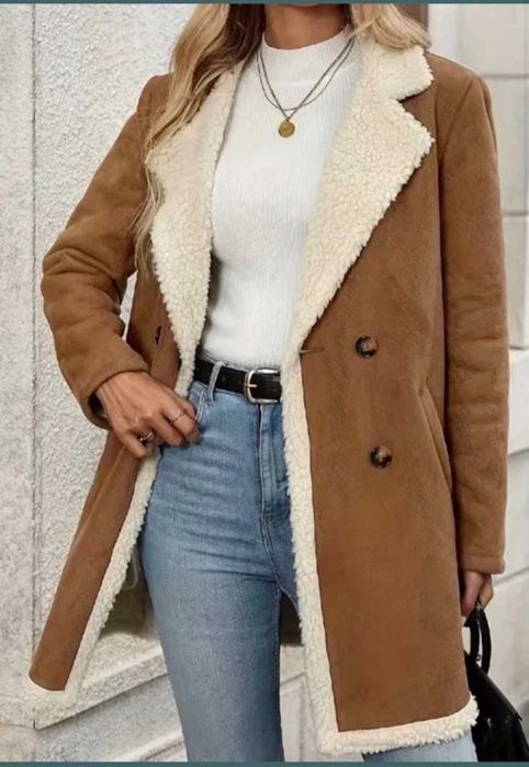 Елегантно дамско палто