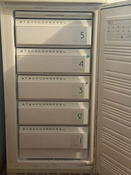 Vand lada frigorifica Liebherr