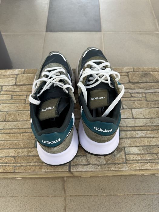 Маратонки и обувки