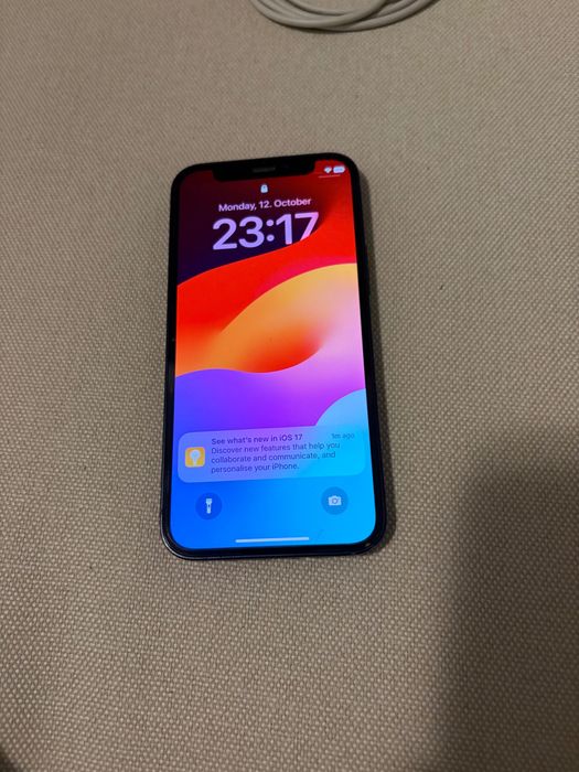 Iphone 12 mini, casti si huse