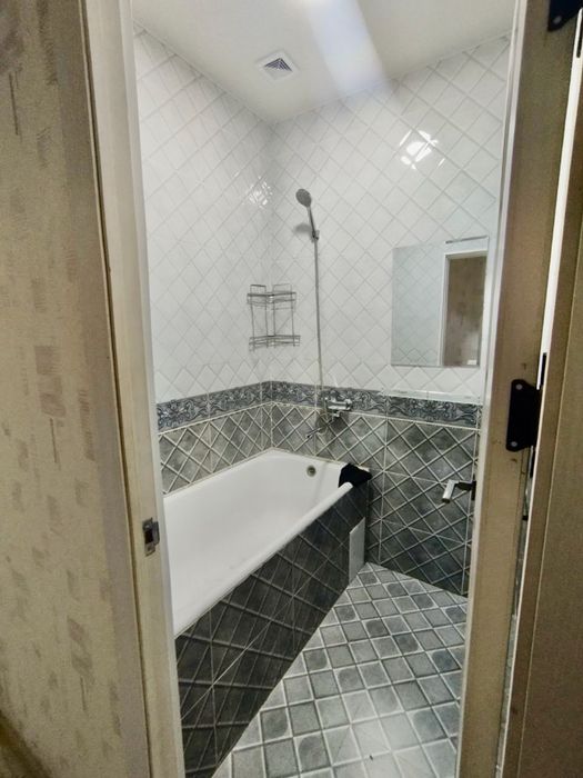 Продаётся 2 ком в 8 микрорайоне