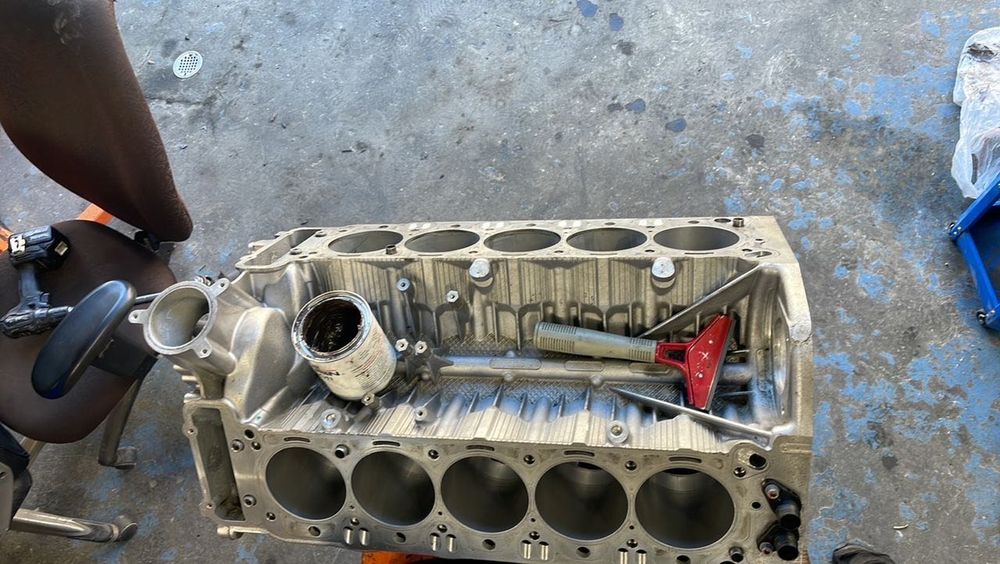 Двигател за БМВ BMW S85 V10 М5 М6 отремонтиран