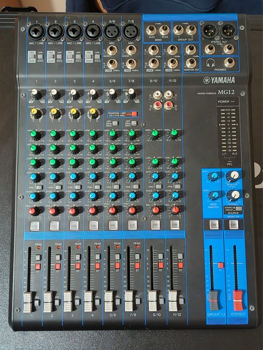 Mixer analog Yamaha MG12
