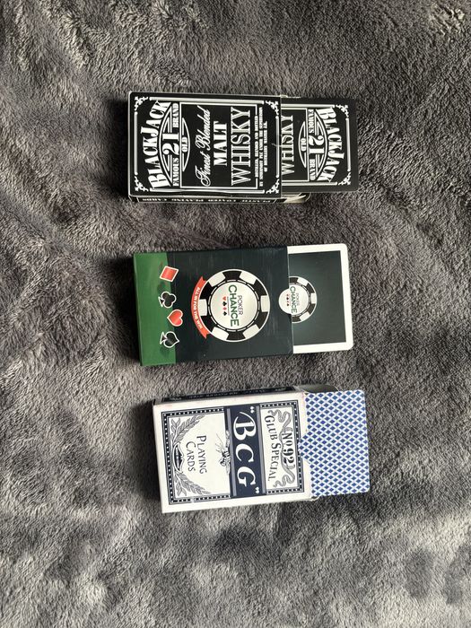 Покер сет - куфарче, допълнителни чипове и карти за покер