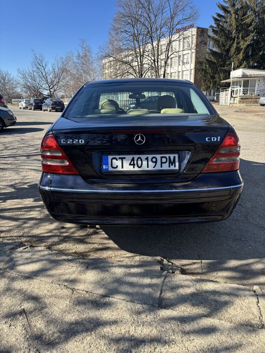 Mercedes-Benz C 220