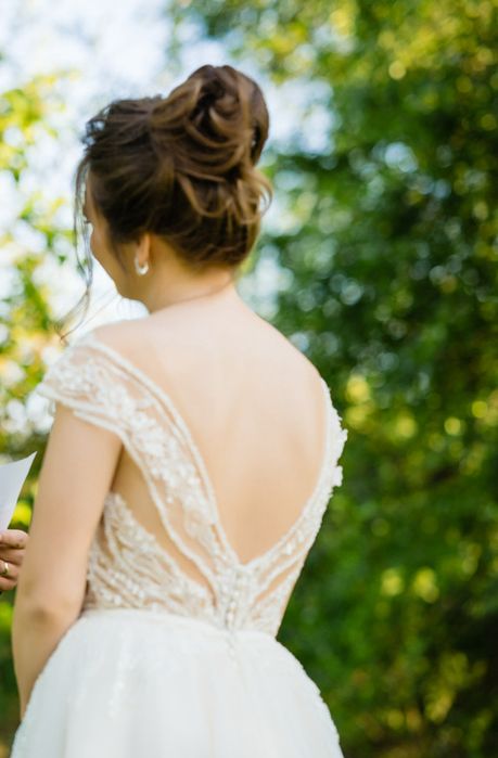 Vand rochie de mireasa.