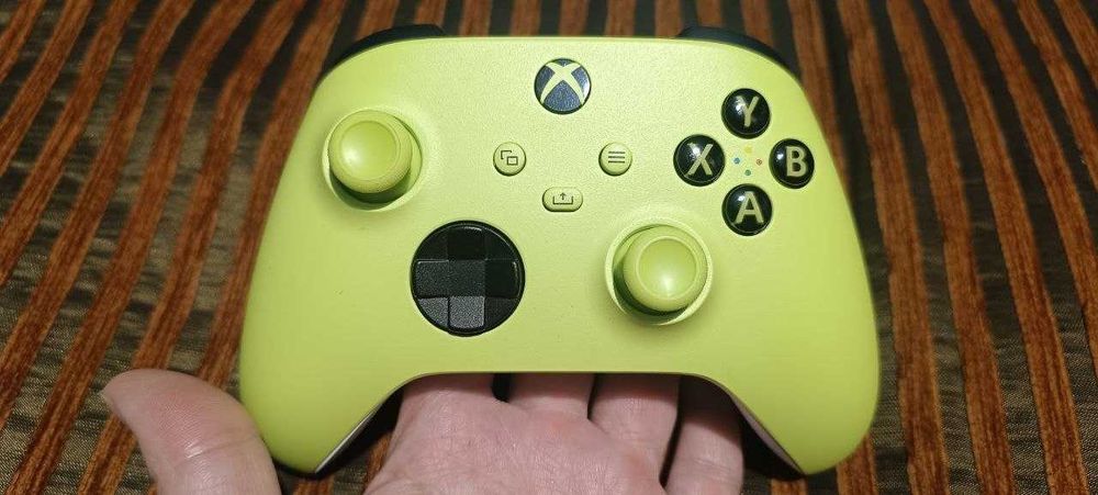 Xbox Wireless Controller Series S/X Electric Volt