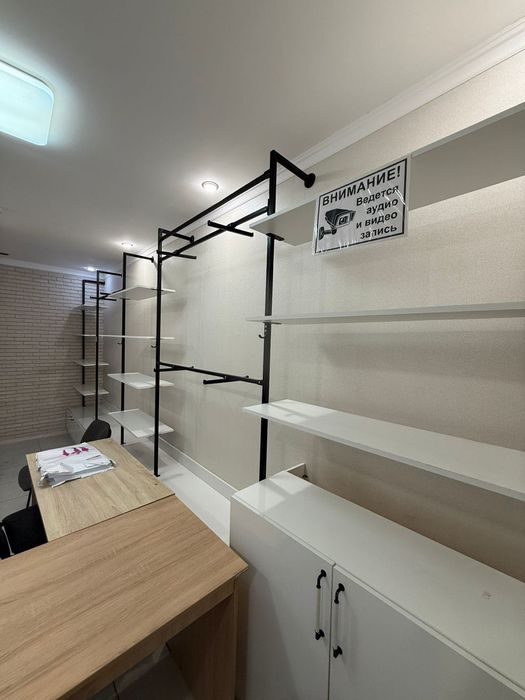 Стеллаж, полки для одежды