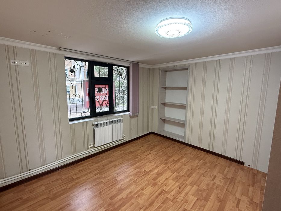 Продаеться дом улица Халкабад  ориентир Гидрометцентр 200 м2