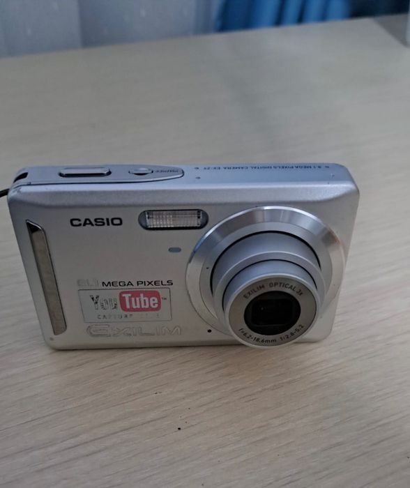 Aparat foto digital Casio Exilim EX-Z9 argintiu