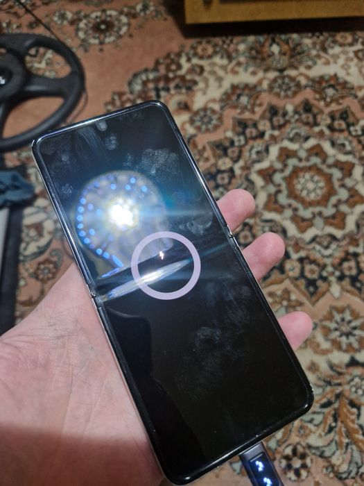 Продам экрана рамке z flip 5