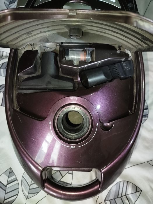 Пылесос б/у 2.000 Вт