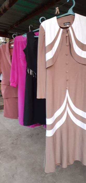 Женская одежда и обувь.